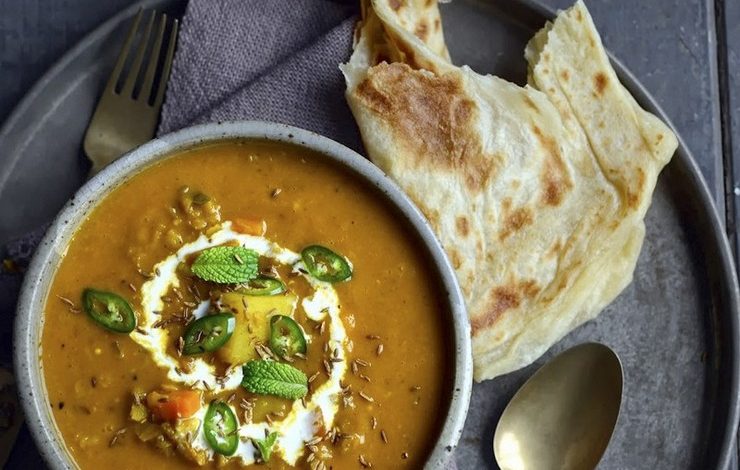 3 طرق لعمل أنواع طيبة من الحساء الهندي