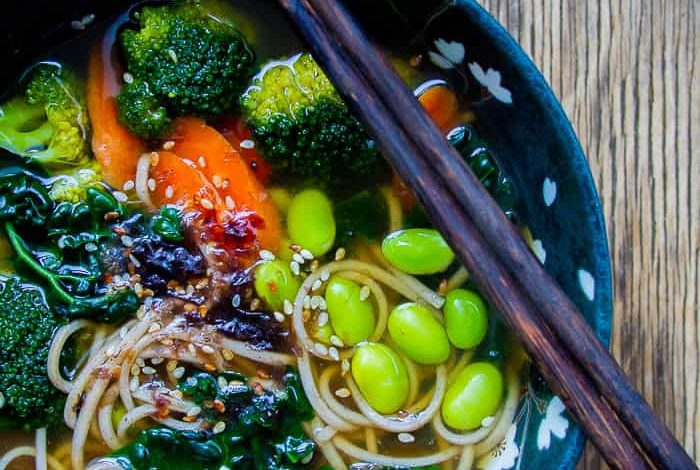 4 طرق لصنع أشهى الأنواع للحساء الياباني في مطبخك