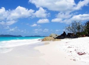 Whitehaven-Beach-Whitsunday-Island-Australia31-728x540_thumb[2]