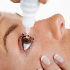 eye-drops_article-main-image1-580x580