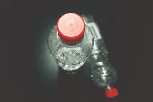 أضرار إستخدام الزجاجات البلاستيكية
