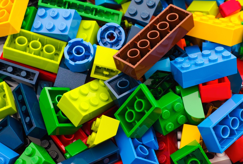 حقائق مذهلة : أكبر منتج للإطارات في العالم هم شركة LEGO