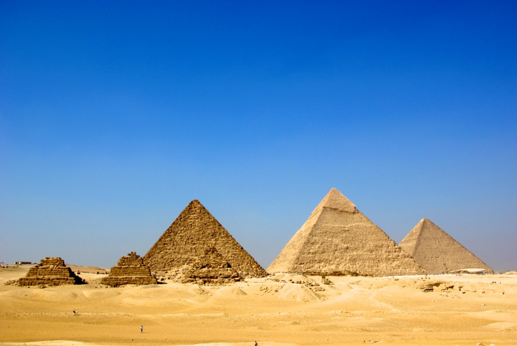 وجهات سياحية في أفريقيا : أهرامات الجيزة في مصر