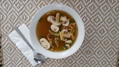 حساء البصل الياباني من أشهي أنواع الحساء الياباني
