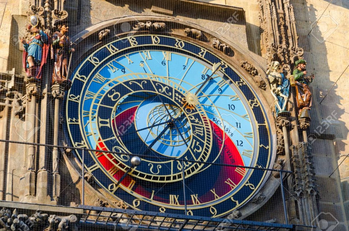 المناطق السياحية في براغ : ساعة براغ الفلكية
