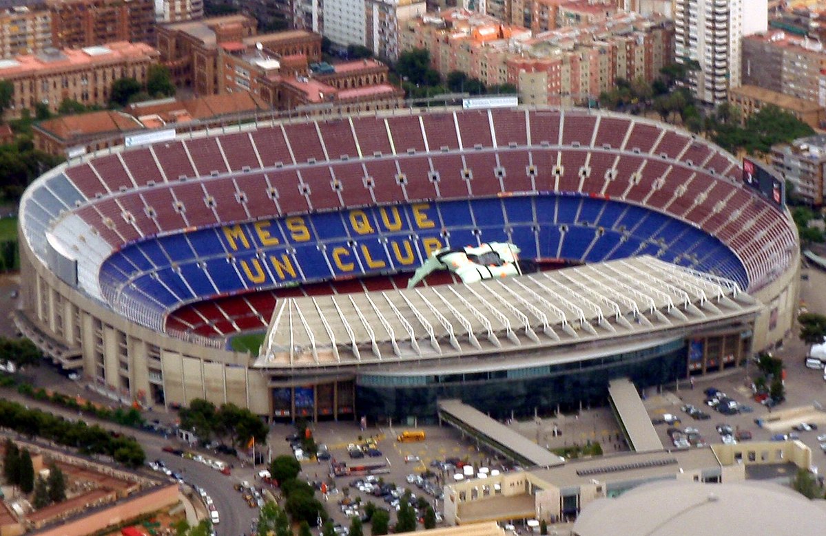 من الأماكن السياحية في برشلونة: ملعب الكامب نو 