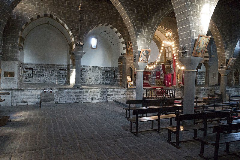 كنيسة السيدة العذراء الآشورية الأرثوذكسية