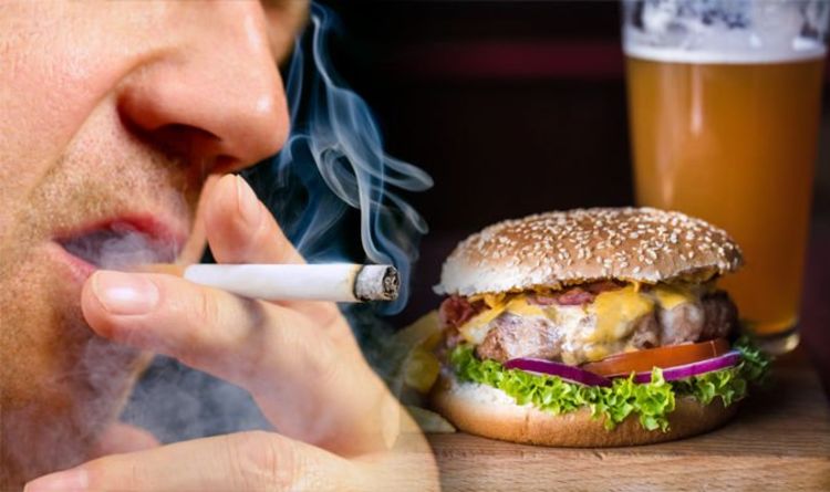 التدخين واحد من اخطر العادات بعد تناول الطعام
