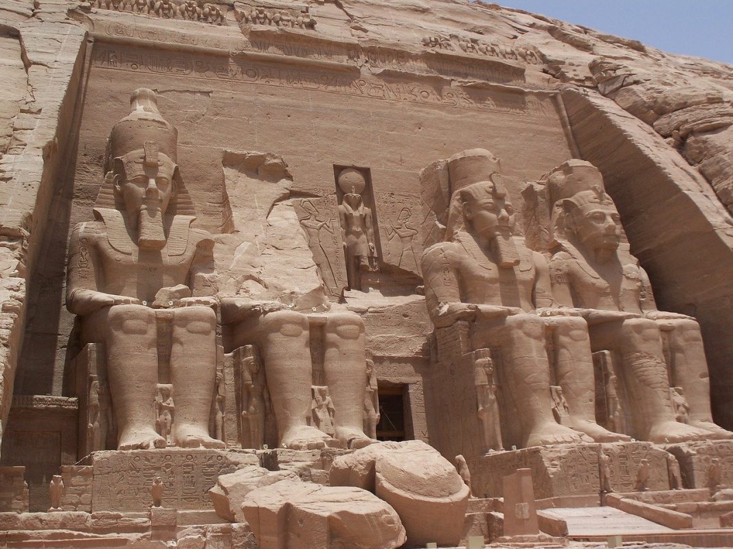 معبد أبو سمبل من أفضل الأماكن السياحية في مصر