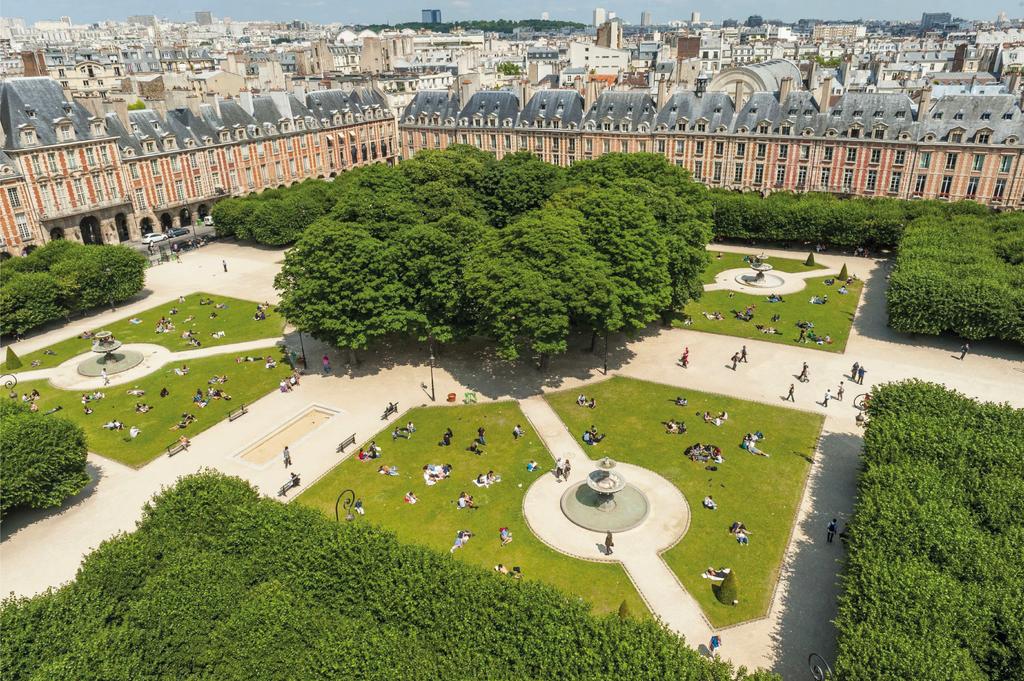 قصر الفوج من أشهر الأماكن السياحية في باريس فرنسا